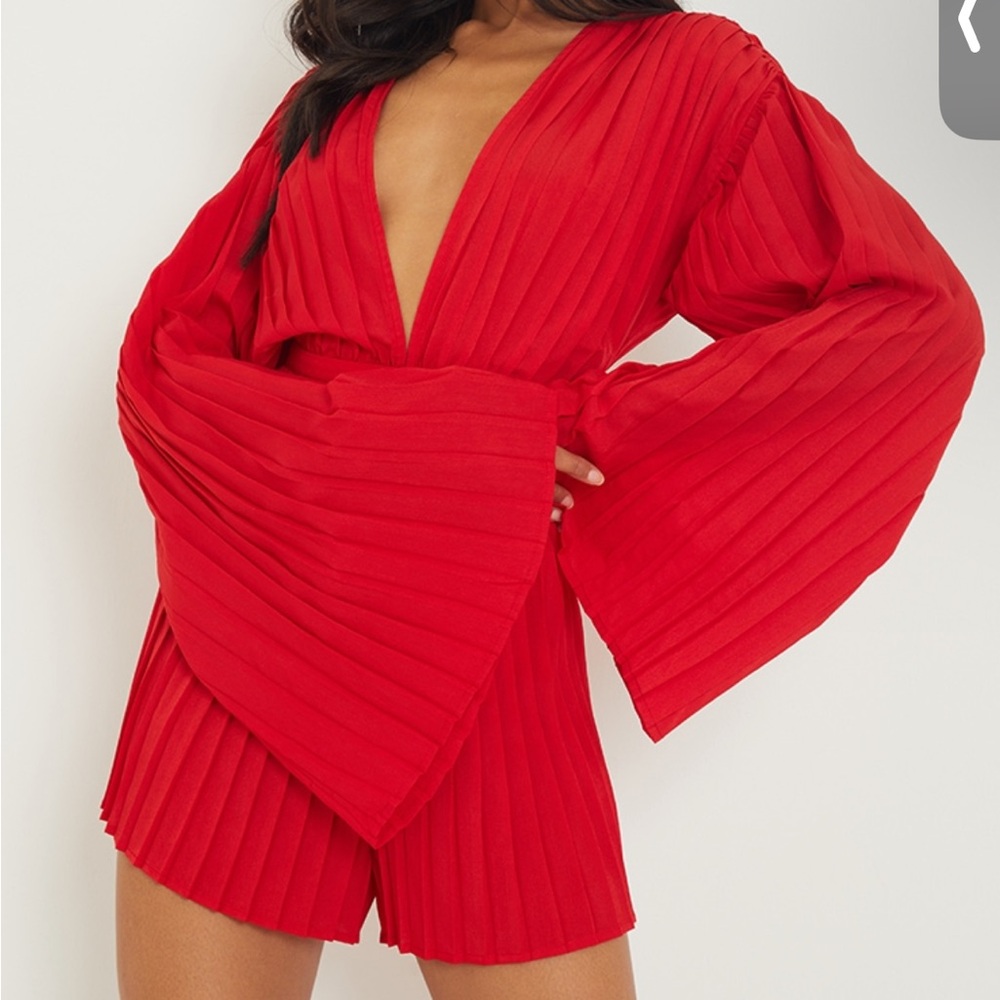 **NEVER WORN** prettylittlething v cut red plunge pleated romper size 6